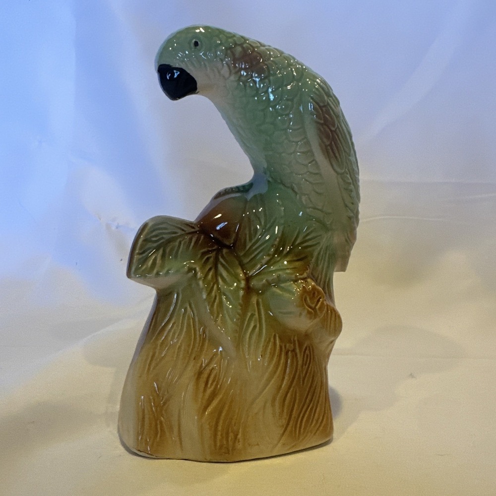 Vintage Ceramic Parrot Beautiful Parakeet 1960's Figurine Made in Brazil 200B EC - Picture 1 of 16